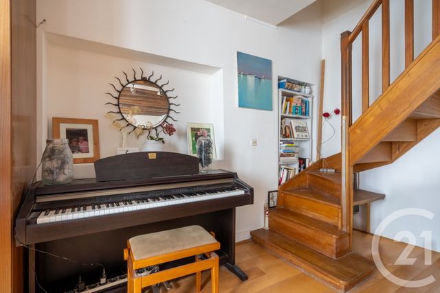 Appartement Duplex &agrave; vendre - 4 pi&egrave;ces - 84,17 m2 - Paris - 75011 - ILE-DE-FRANCE