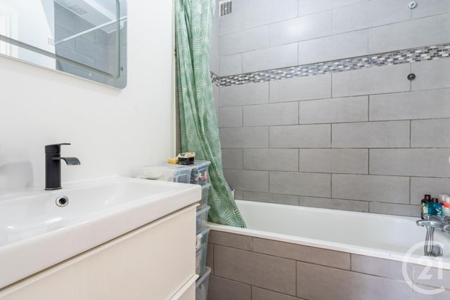 Appartement F3 à vendre - 3 pièces - 54,03 m2 - Paris - 75020 - ILE-DE-FRANCE