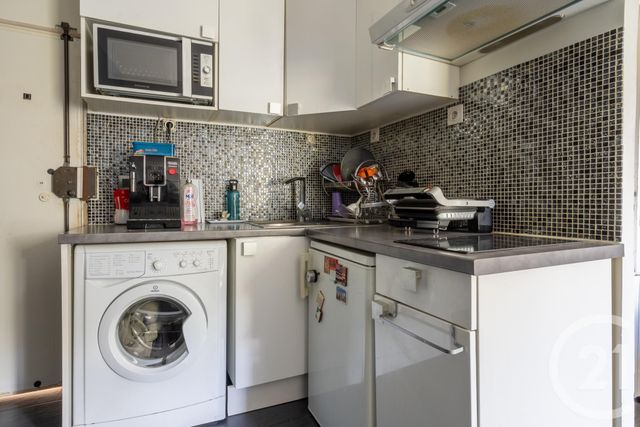 Afficher la photo en grand Appartement Studio à vendre - 2 pièces - 46,28 m2 - Paris - 75011 - ILE-DE-FRANCE